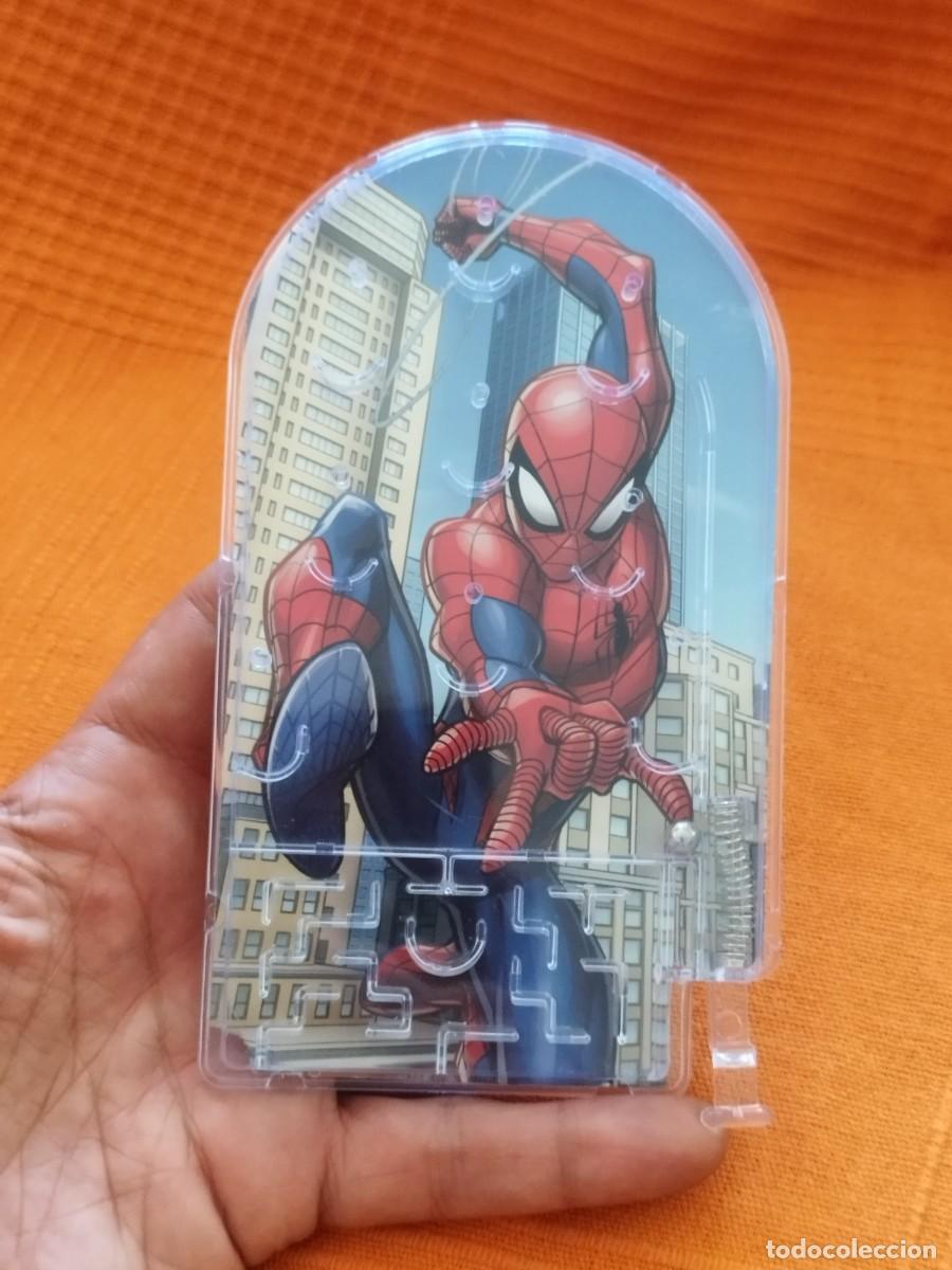 Juegos de mesa: mini pinball port&aacute;til Spider-Man con licencia oficial de Marvel, distribuido en Espa&ntilde;a por Air-Val.