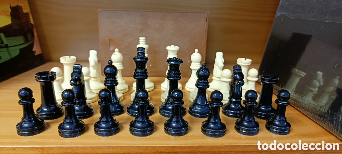 Juegos de mesa: GU&Iacute;A PR&Aacute;CTICA DE CONVERSACI&Oacute;N ESPA&Ntilde;OL PORTUGU&Eacute;S. ARGUVAL