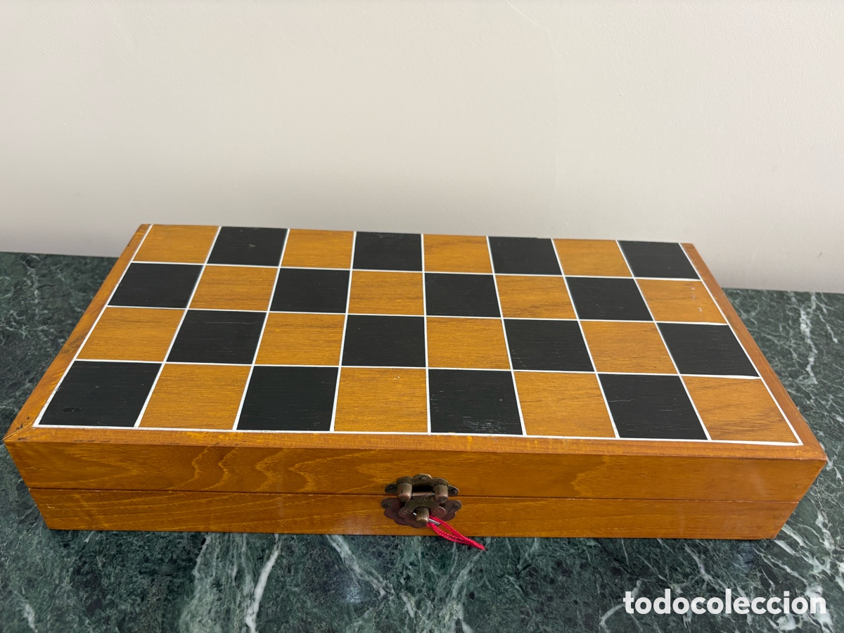 Juegos de mesa: Ajedrez chino vintage tallado a mano &ndash; Hong Kong &ndash; 32 piezas &ndash; tablero estuche
