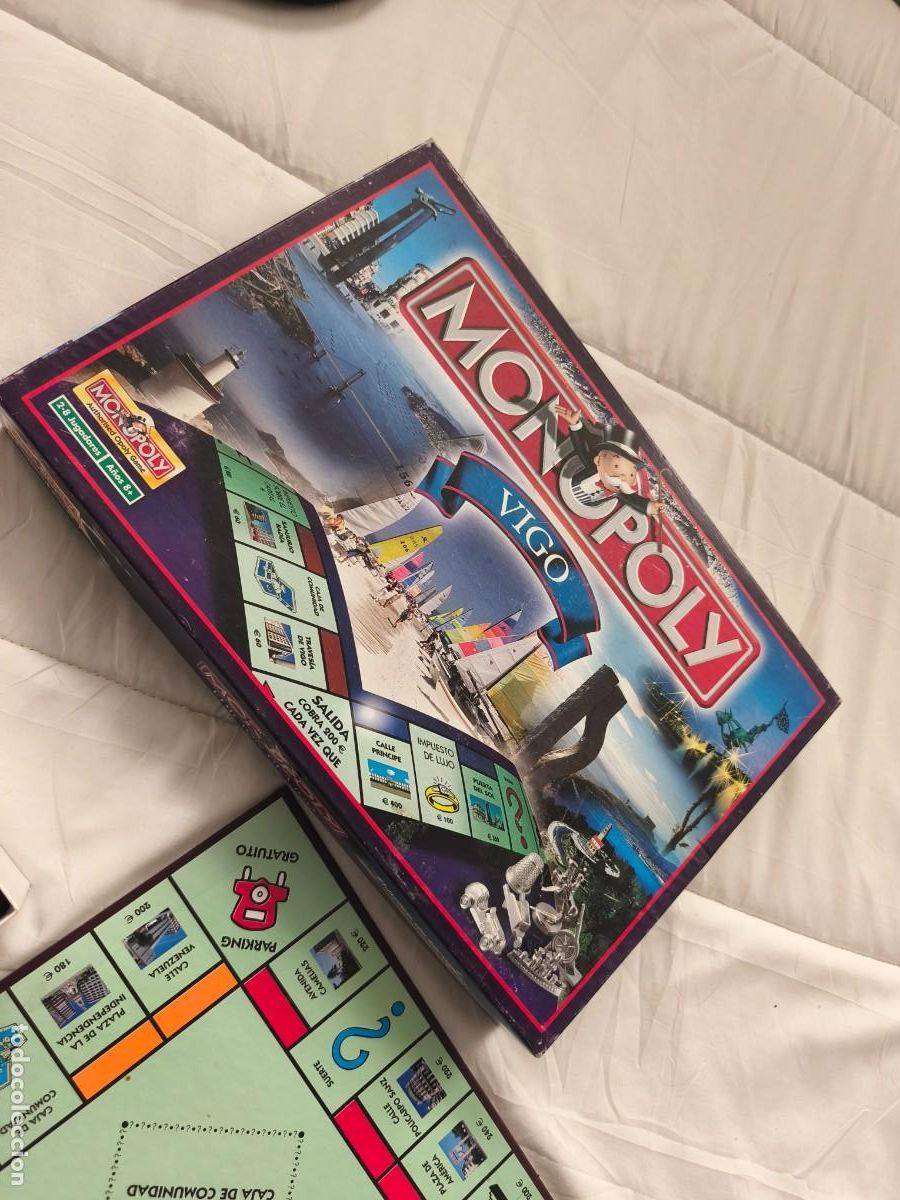 Juegos de mesa: Monopoly . edici&oacute;n especial de la ciudad de Vigo. Caja original y completo