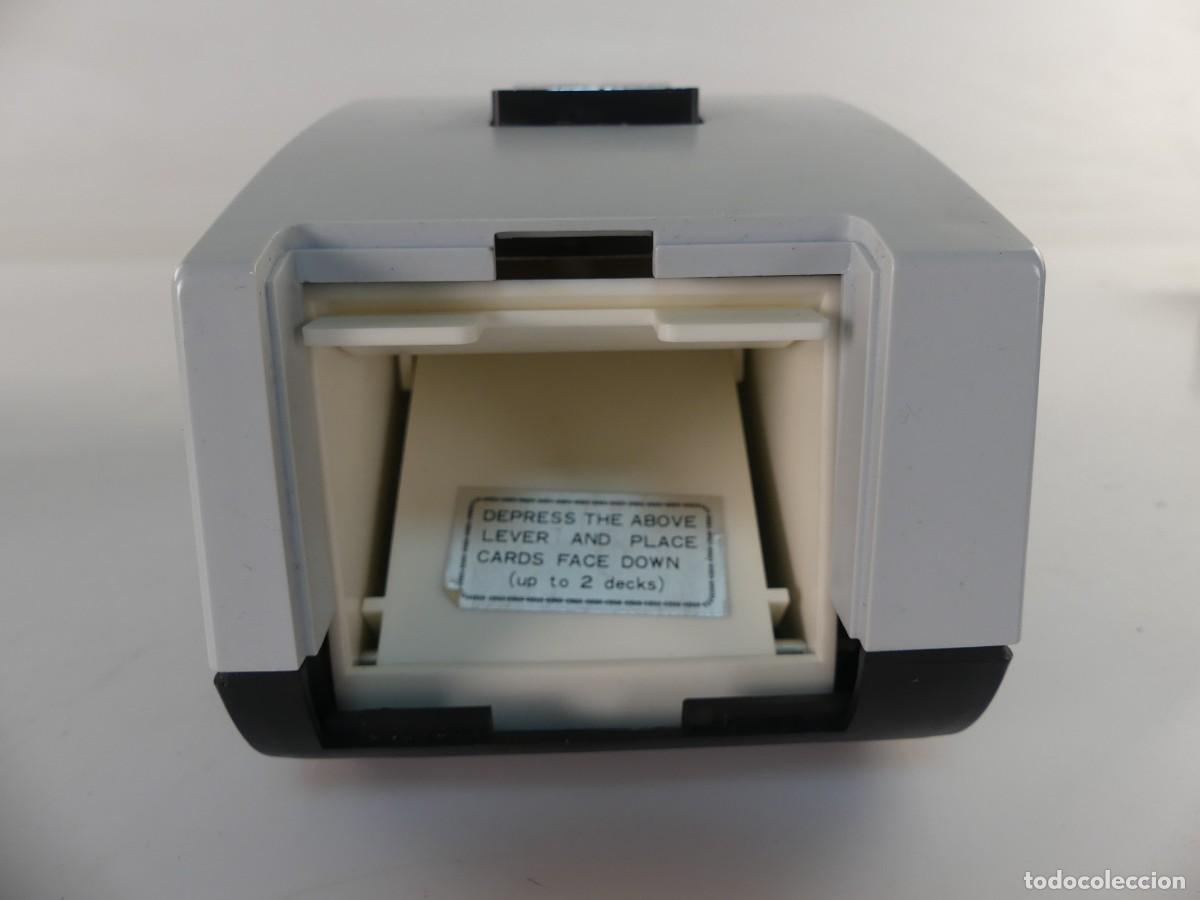 Juegos de mesa: Repartidor de cartas autom&aacute;tico con caja original - Foto 5