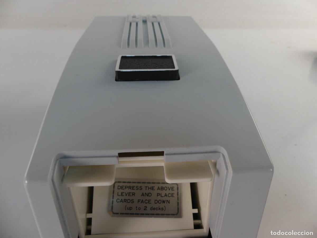 Juegos de mesa: Repartidor de cartas autom&aacute;tico con caja original - Foto 6