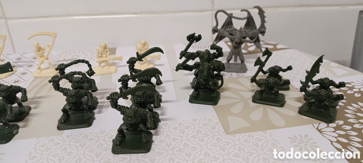 Juegos de mesa: Hero Quest versi&oacute;n original casi completo - Foto 23