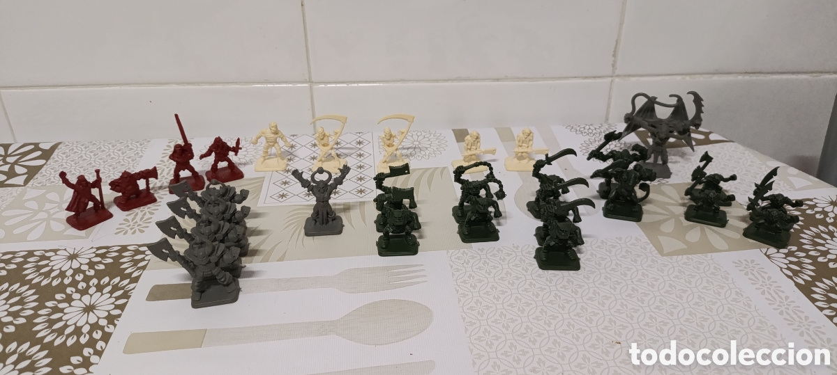Juegos de mesa: Hero Quest versi&oacute;n original casi completo - Foto 24