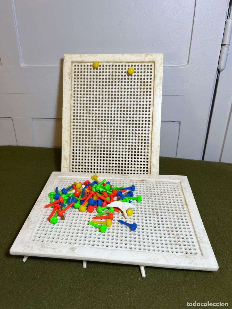Giochi da tavolo: Juego FantaColor Quercetti Vintage &ndash; 2 Tableros Perforados con Pinchos de Colores &ndash; Italia &ndash; Repuest