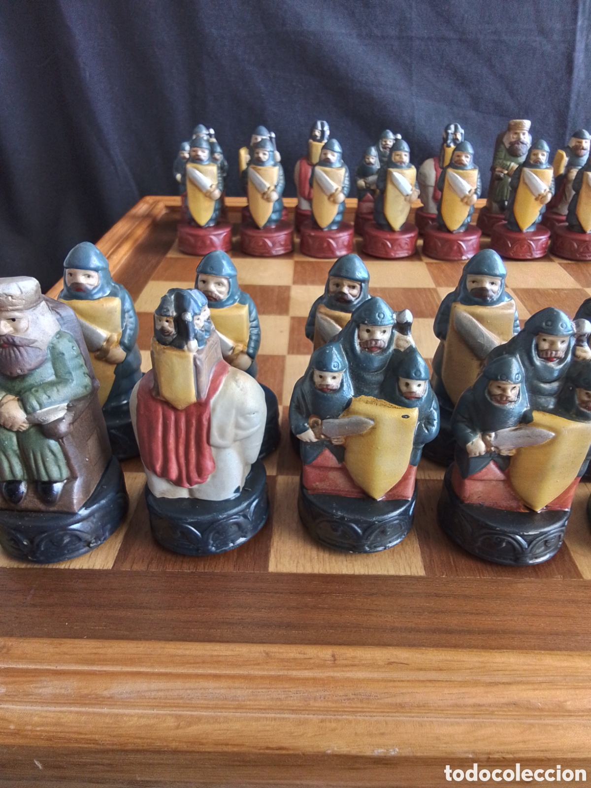 Juegos de mesa: Ajedrez de madera y porcelana - Foto 2
