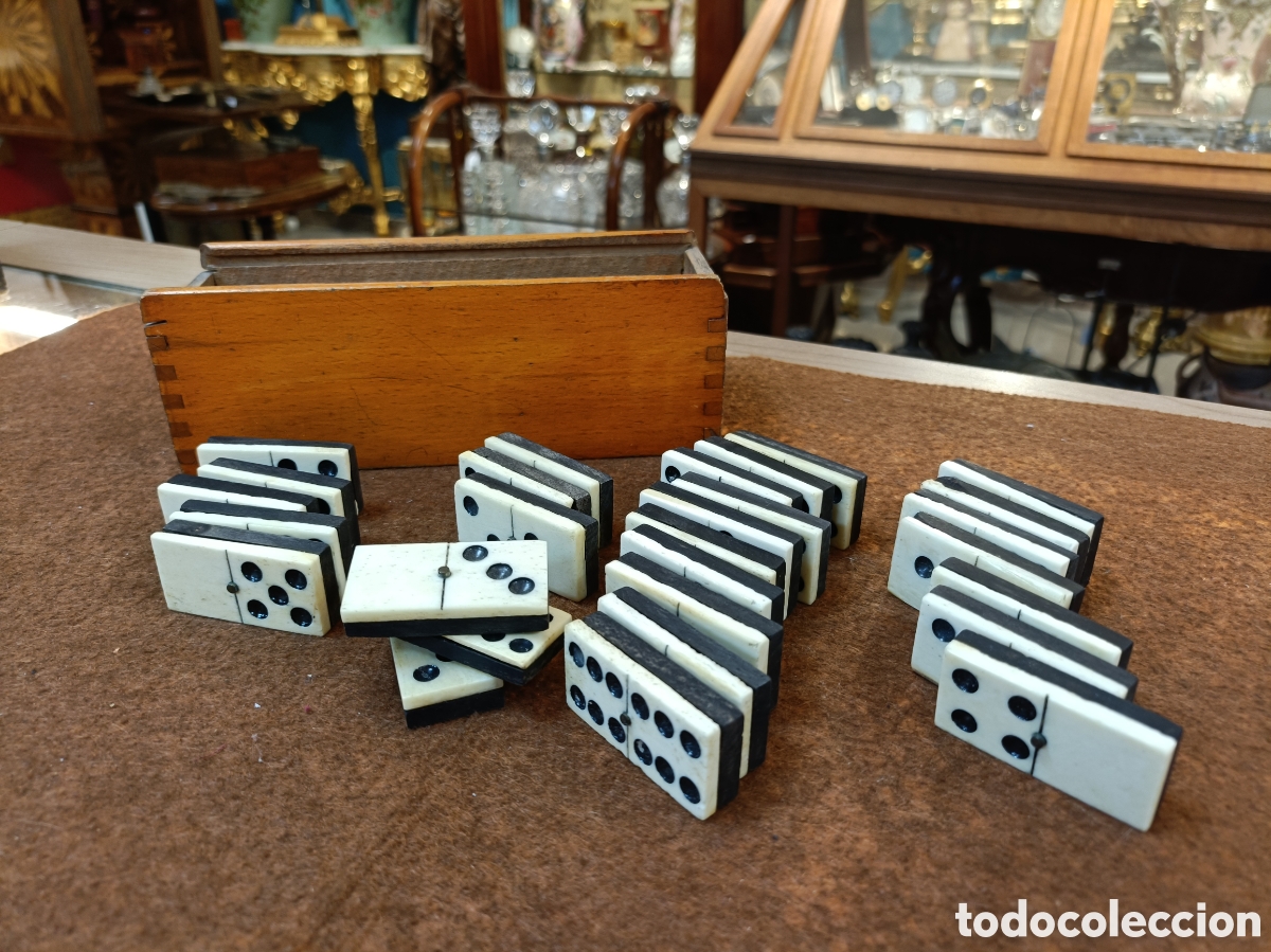 Juegos de mesa: ANTIGUO JUEGO DE DOMINO . SIGLO XIX. FICHAS DE HUESO Y EBANO . COMPLETO EN SU CAJA