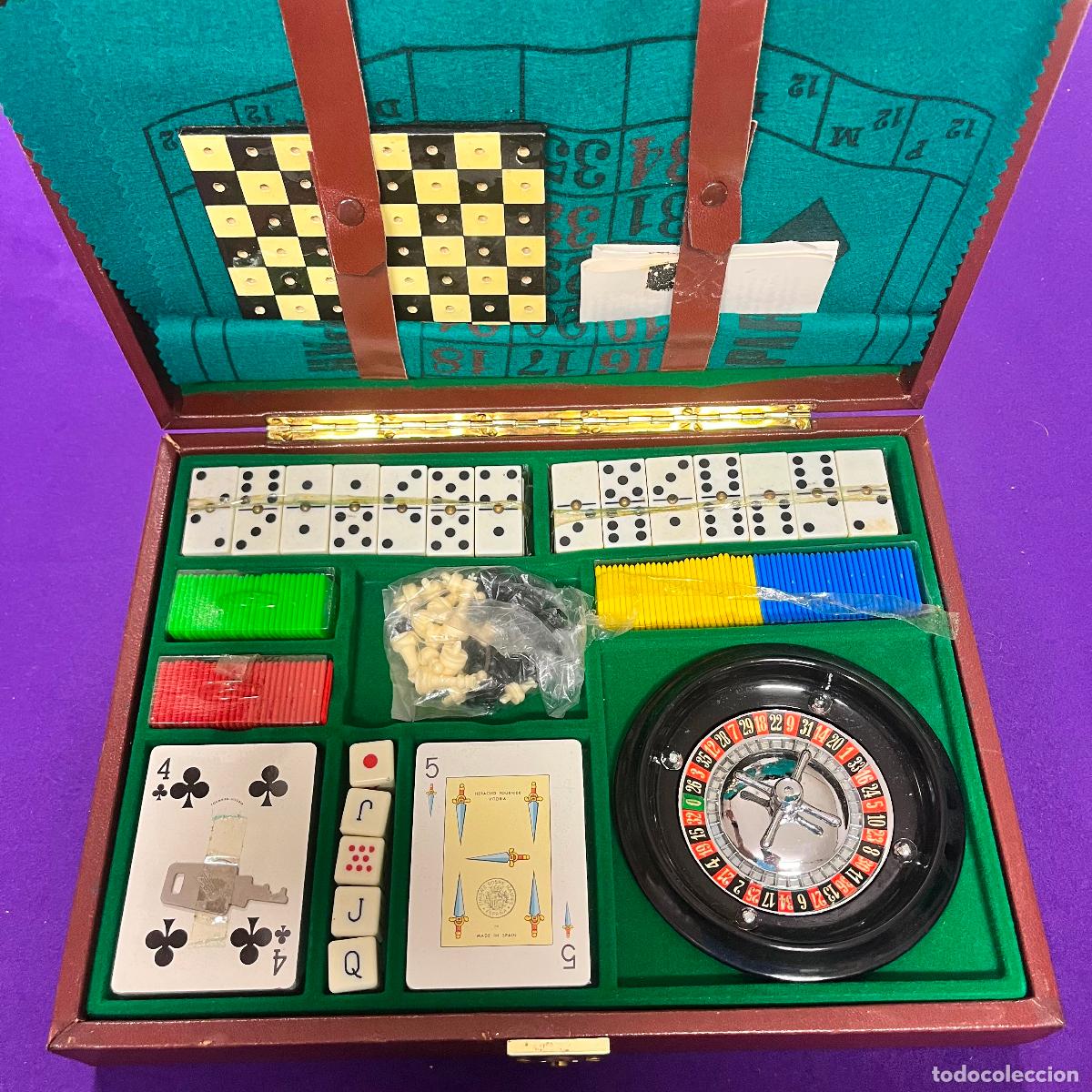 Juegos de mesa: ESTUCHE CON JUEGOS DE CARTAS, FICHAS, DADOS, RULETA, DOMINO Y AJEDREZ. VINTAGE. SIN ESTRENAR.