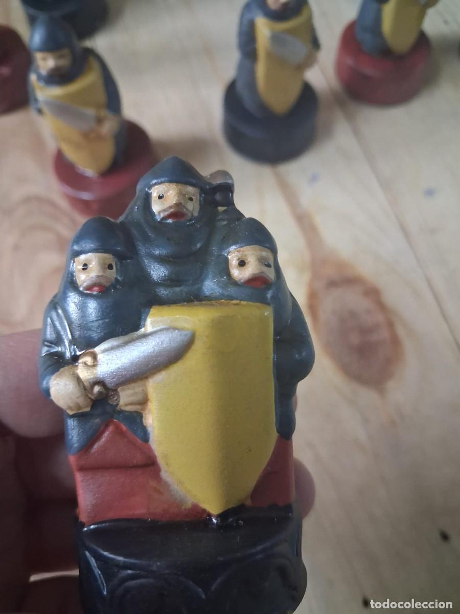 Juegos de mesa: Ajedrez cer&aacute;mica 32 piezas, tema medieval - Foto 5