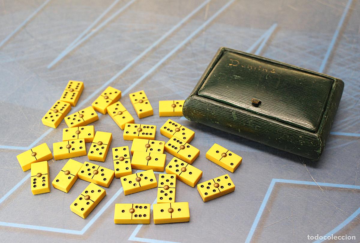 Juegos de mesa: Antiguo domin&oacute; de viaje. Con su caja original.