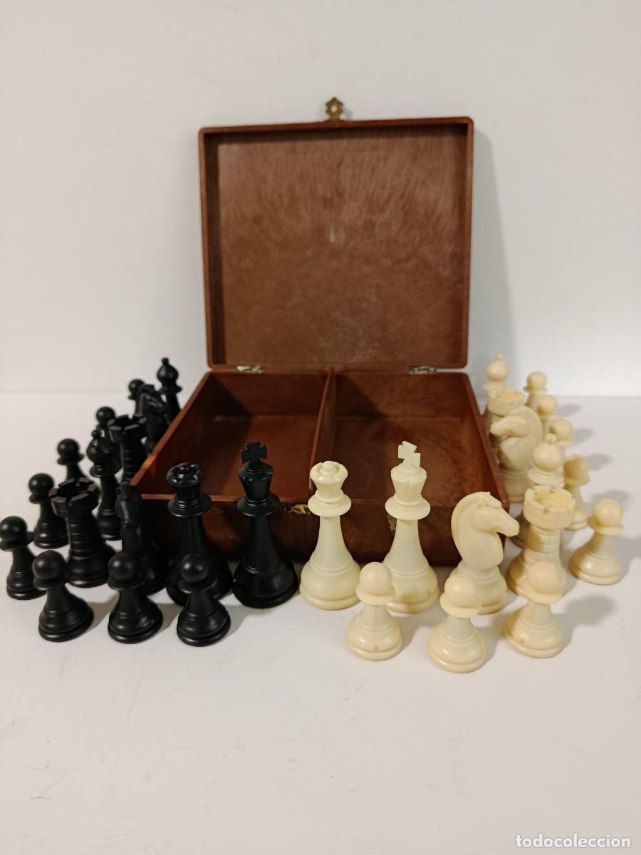 Juegos de mesa: AJEDREZ Y DOMINO VINTANGE. MARCA CHICOS