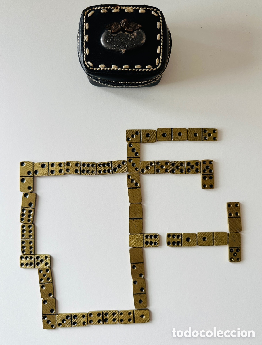 Juegos de mesa: Domin&oacute; vintage de lat&oacute;n 28 fichas con estuche Machine by Bassico