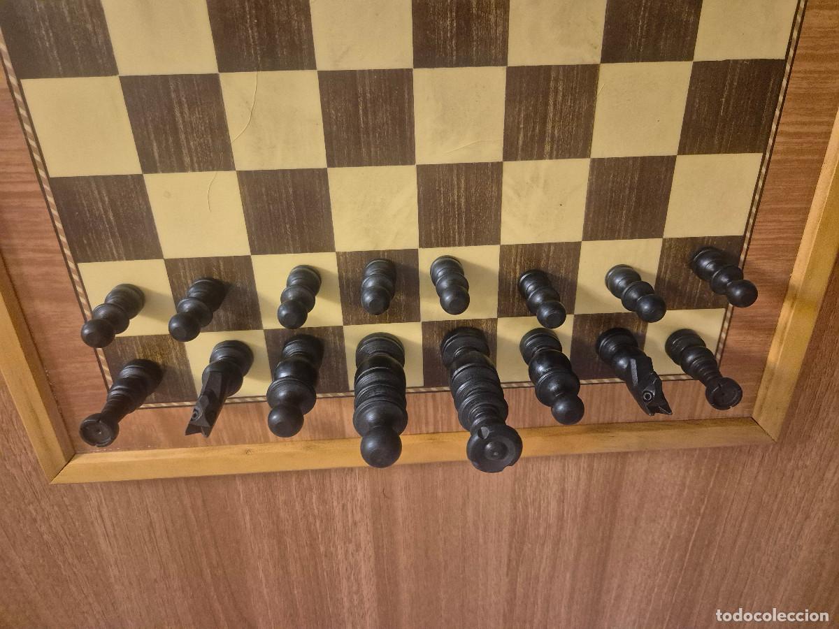 Juegos de mesa: JUEGO DE AJEDREZ DE MADERA CON TABLERO. - Foto 2