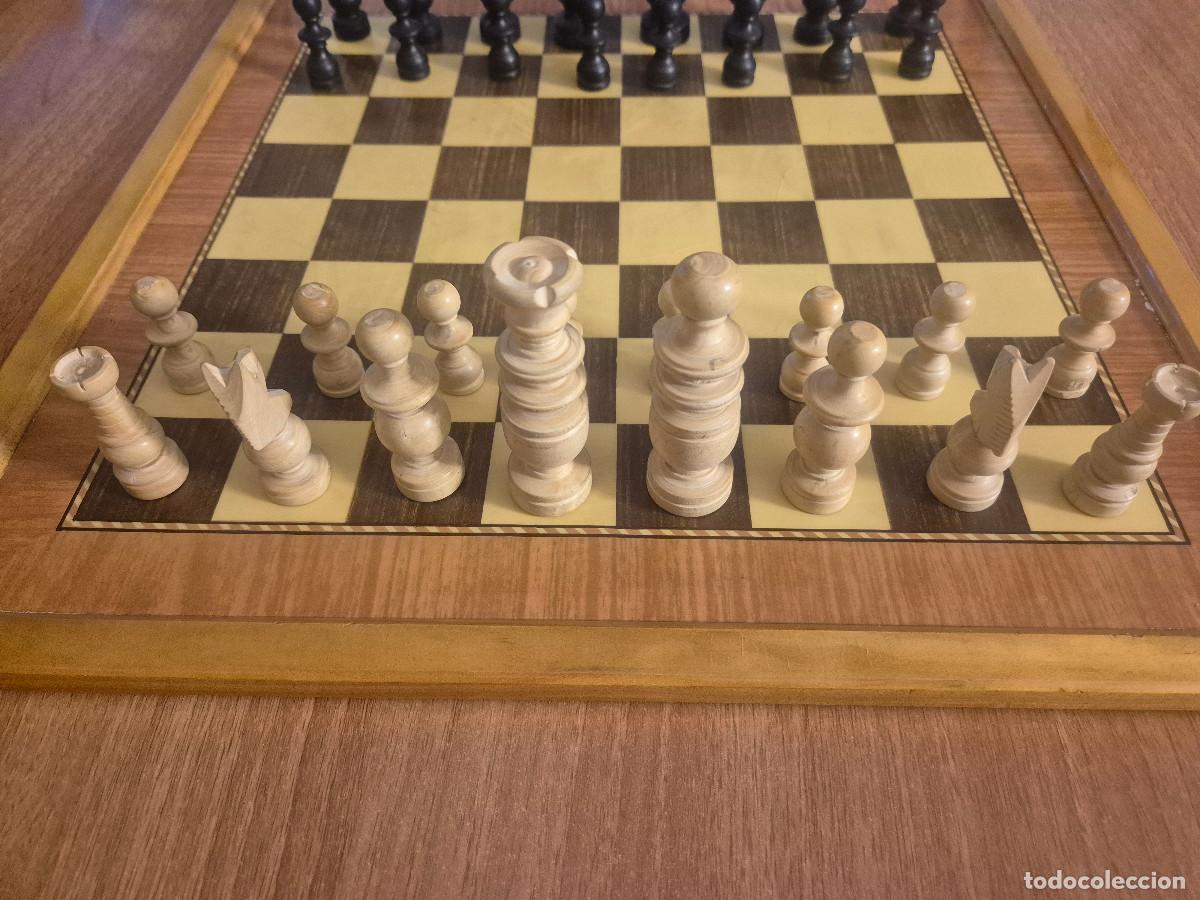 Juegos de mesa: JUEGO DE AJEDREZ DE MADERA CON TABLERO. - Foto 3