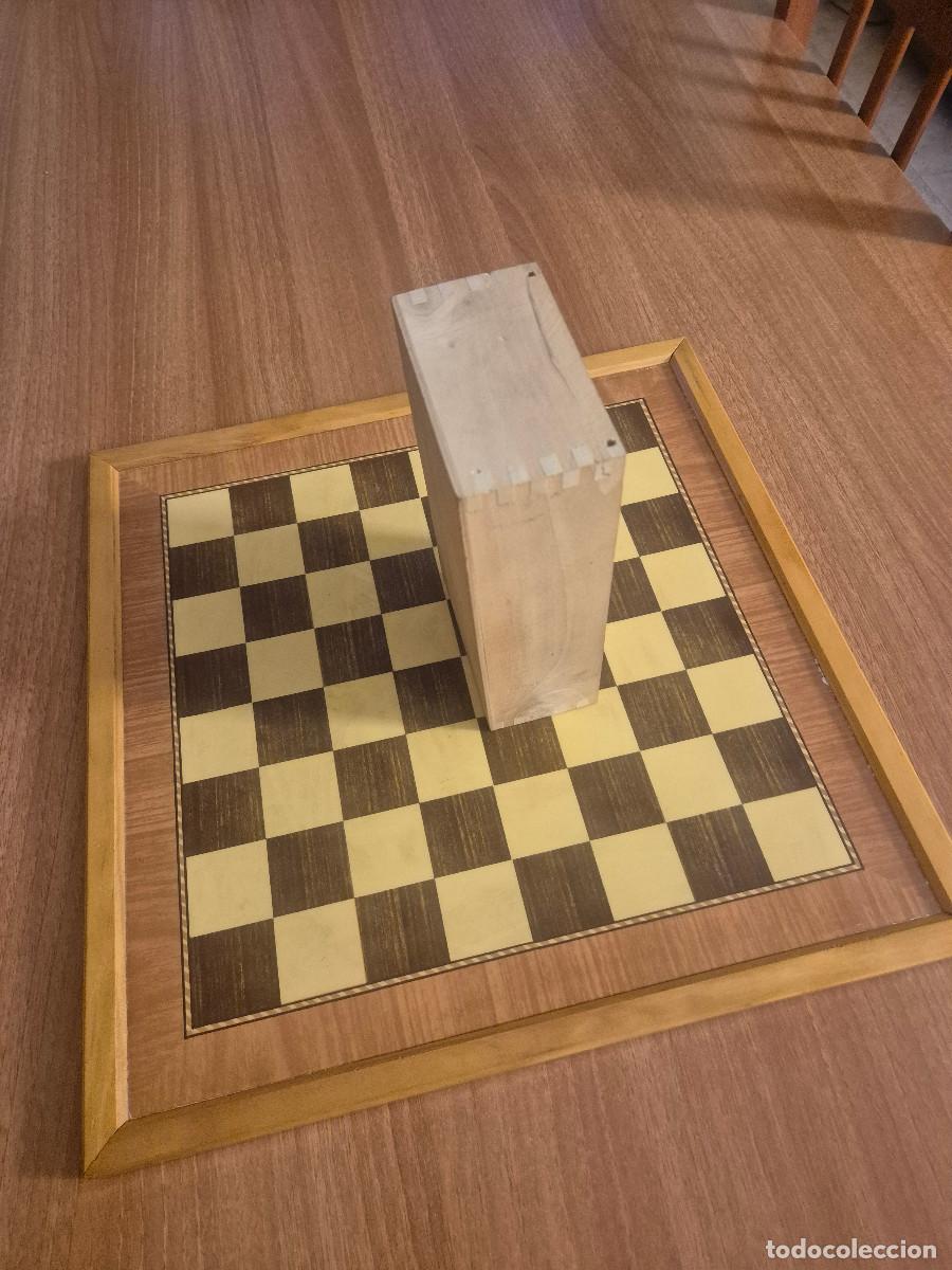 Juegos de mesa: JUEGO DE AJEDREZ DE MADERA CON TABLERO. - Foto 6