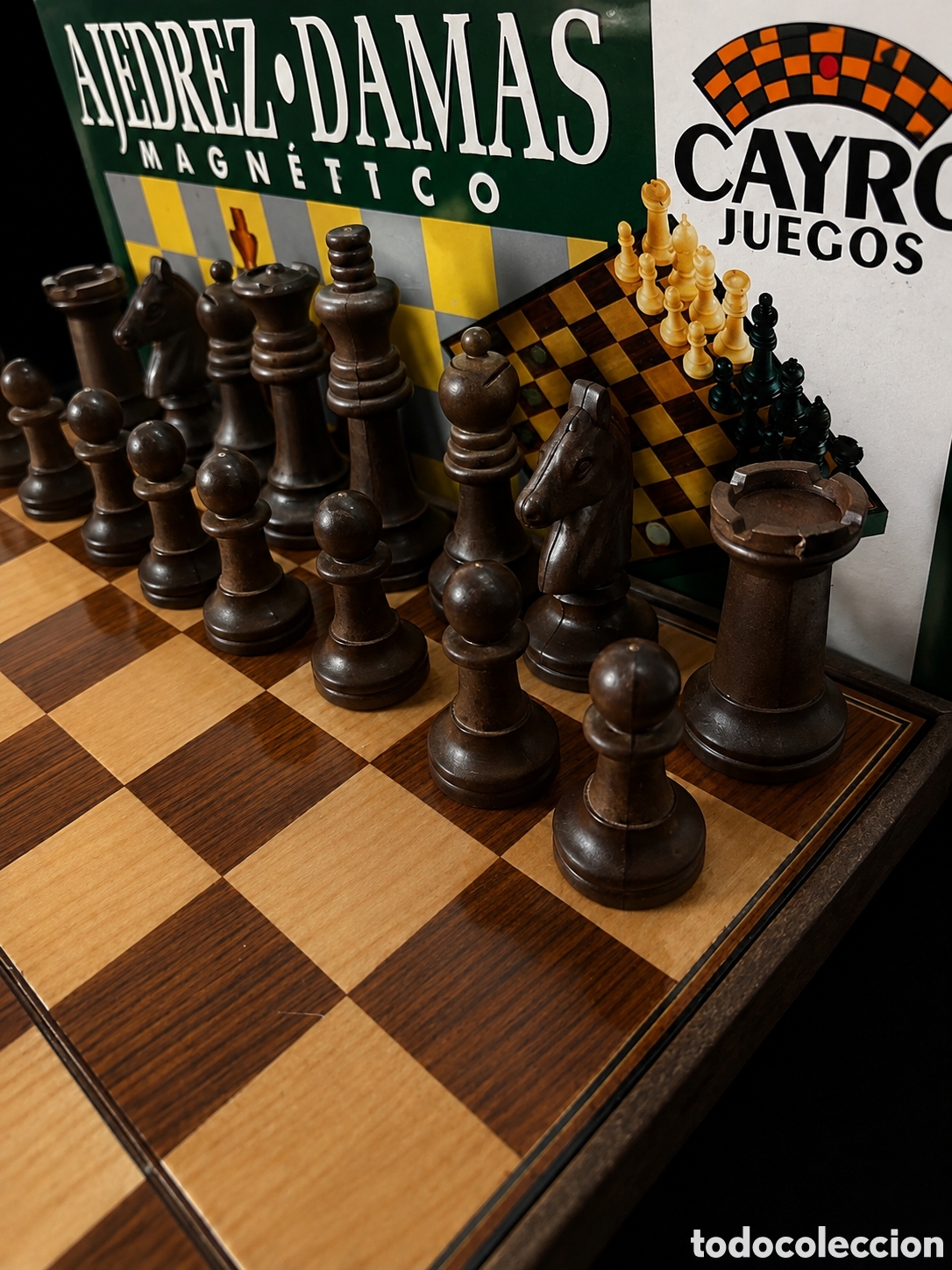 Juegos de mesa: Conjunto de ajedrez y damas magn&eacute;tico, de estilo vintage y fabricaci&oacute;n espa&ntilde;ola