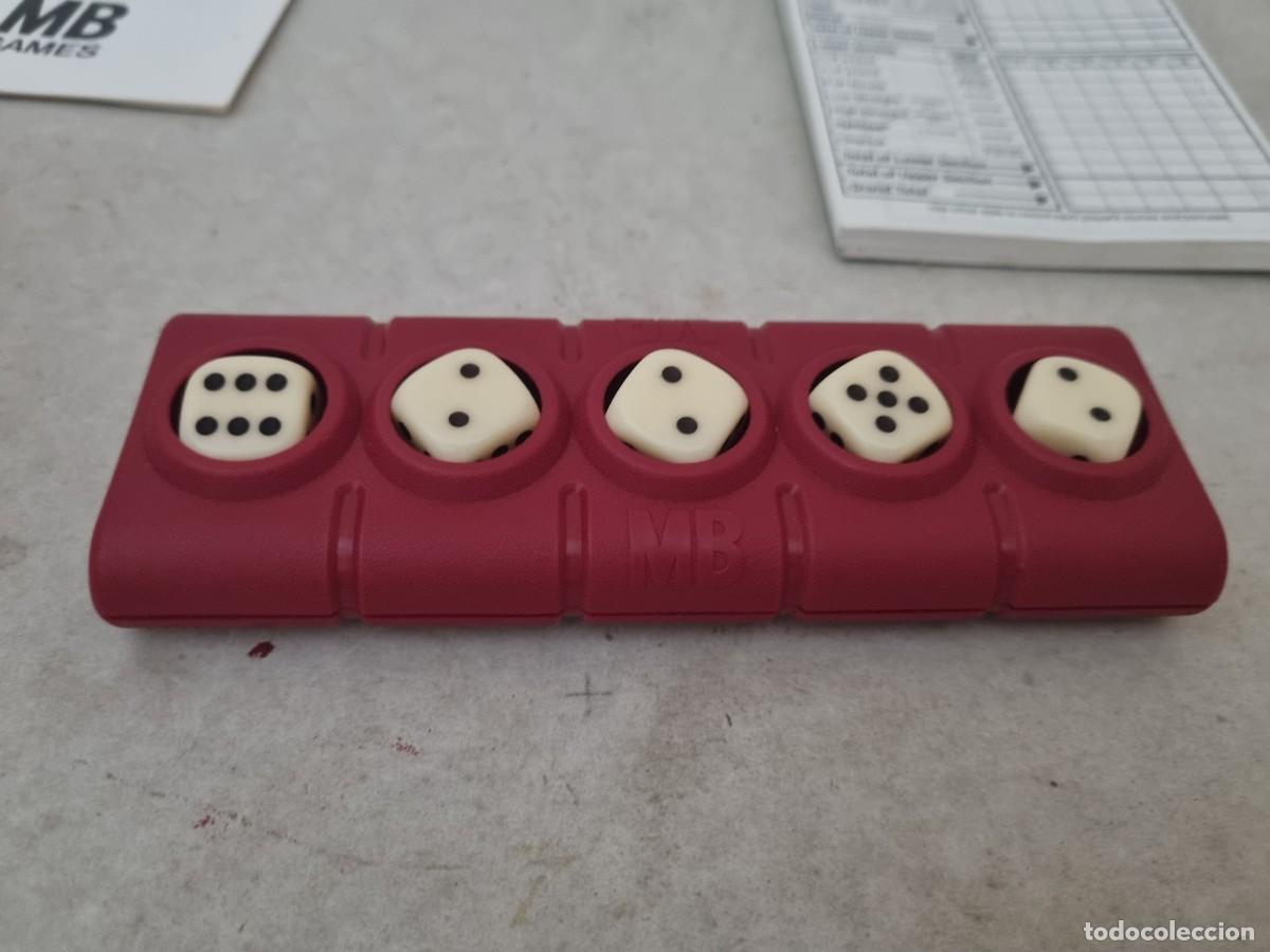 Juegos de mesa: Juego port&aacute;til de MB Yahtzee - Foto 11