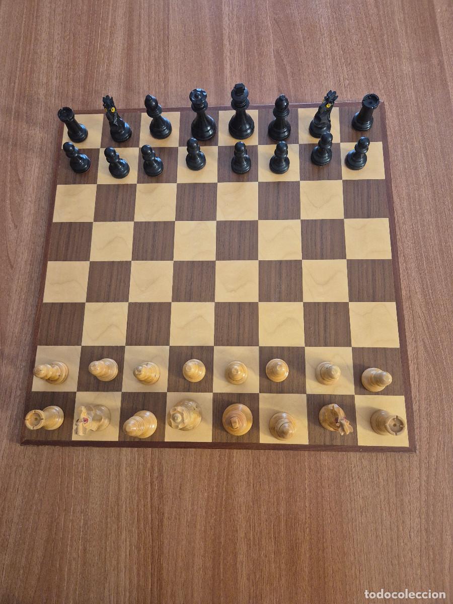Juegos de mesa: TABLERO DE AJEDREZ Y PIEZAS DE AJEDREZ DE MADERA CON CAJA. - Foto 2