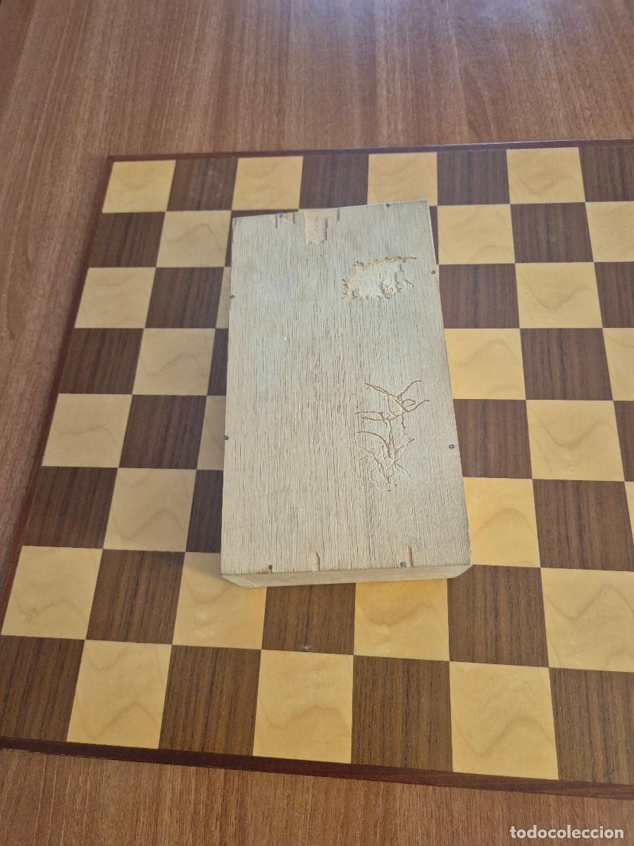 Juegos de mesa: TABLERO DE AJEDREZ Y PIEZAS DE AJEDREZ DE MADERA CON CAJA. - Foto 12