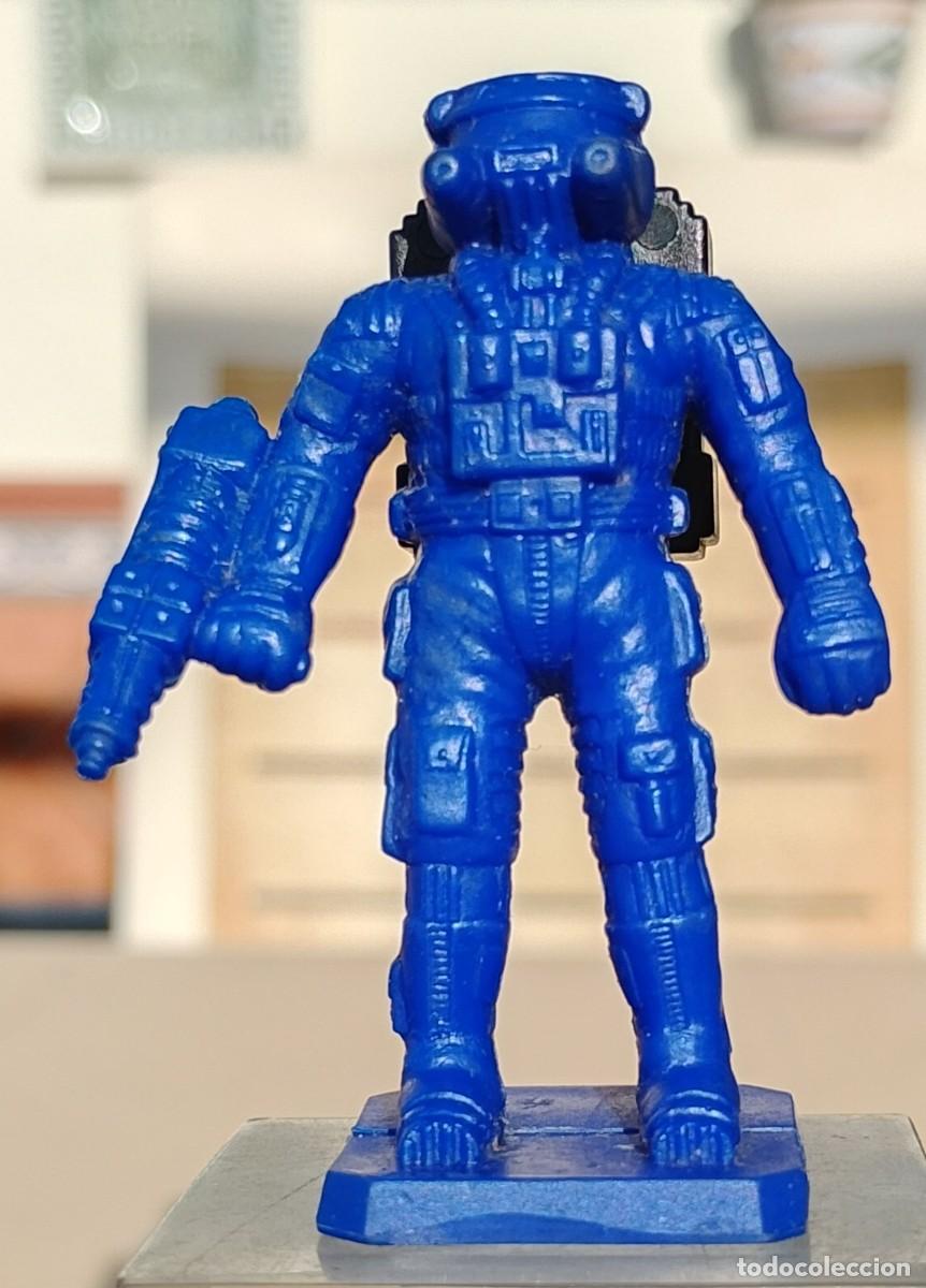 Juegos de mesa: Figura Comando Azul Omega Virus MB Repuesto - Foto 1