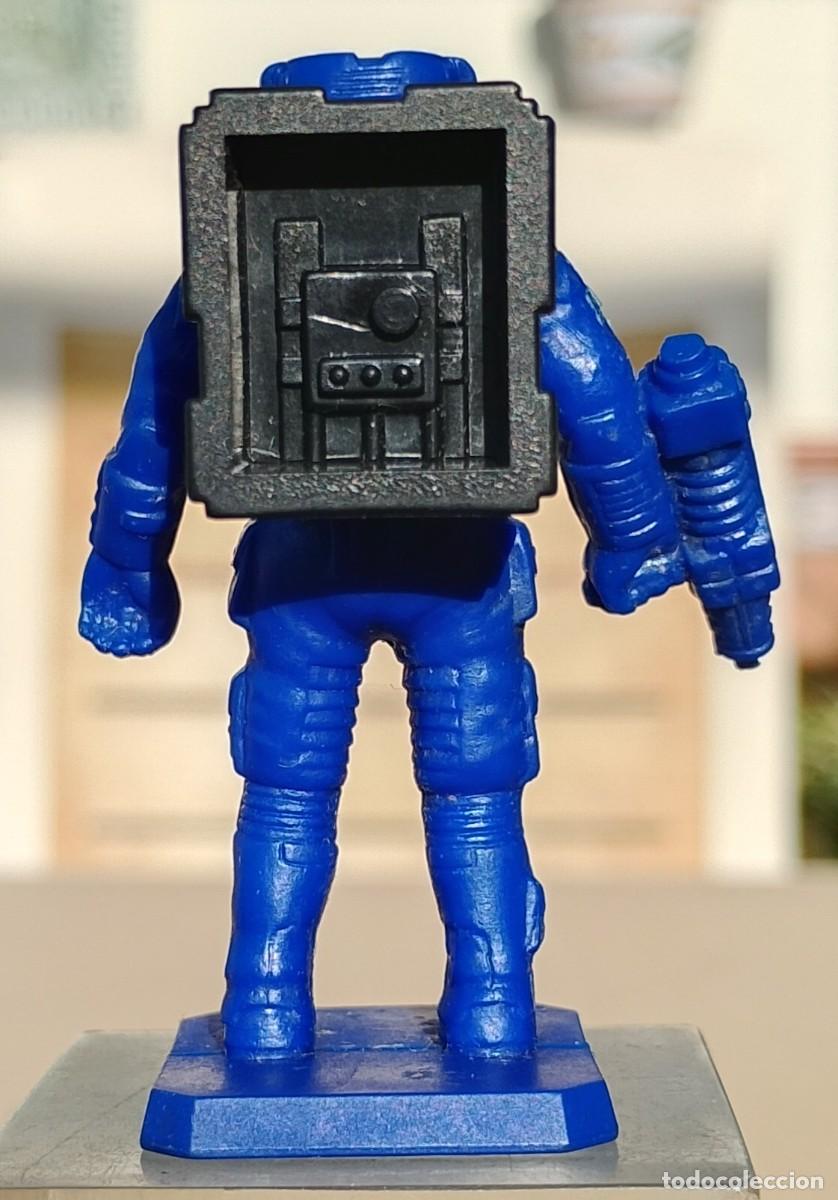 Juegos de mesa: Figura Comando Azul Omega Virus MB Repuesto - Foto 3