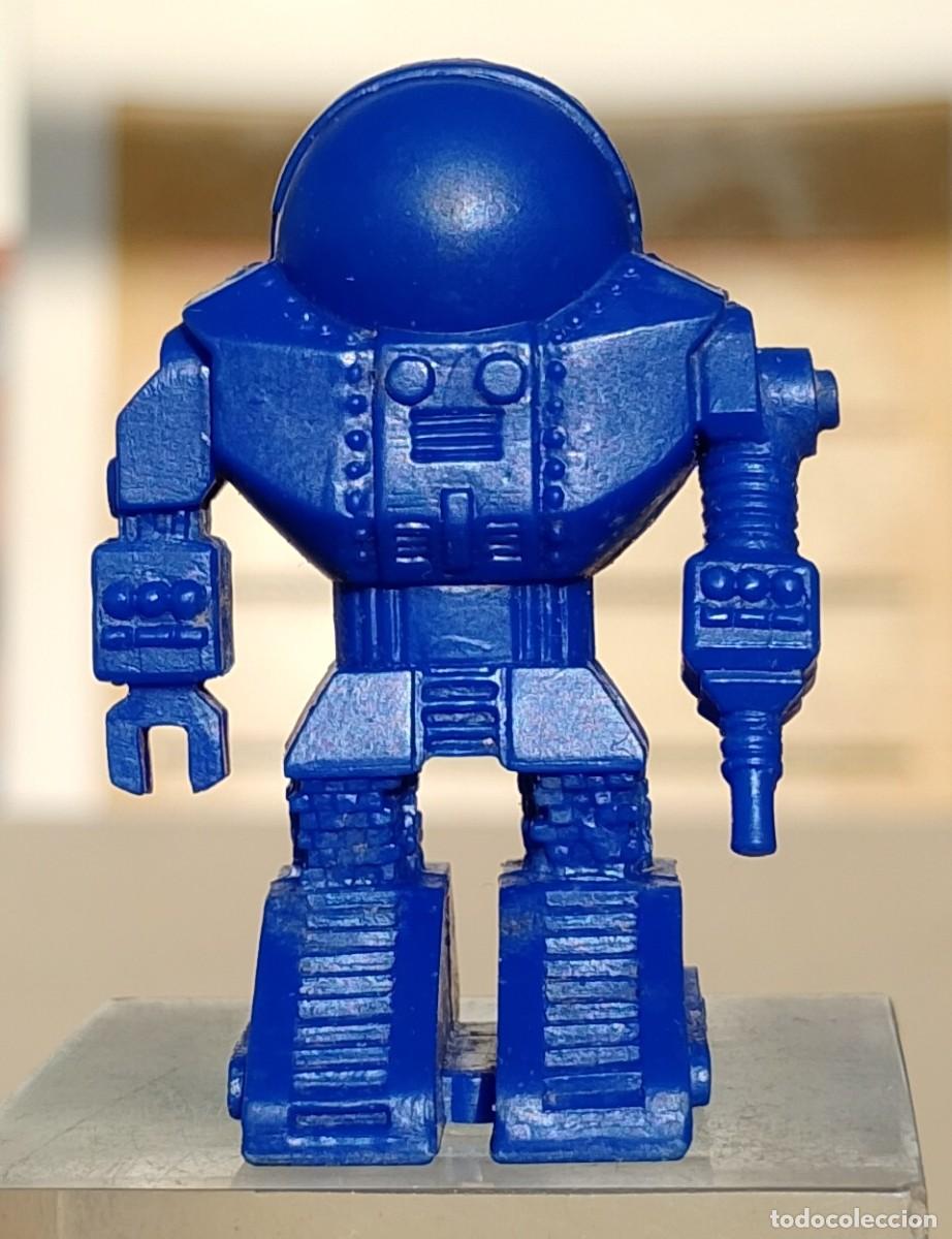 Juegos de mesa: Figura Robot Sonda Azul Omega Virus MB Repuesto