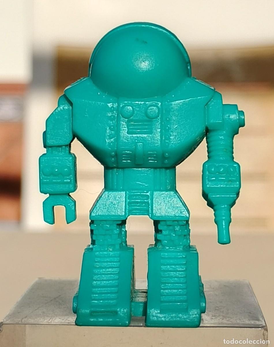 Juegos de mesa: Figura Robot Sonda Verde Omega Virus MB Repuesto