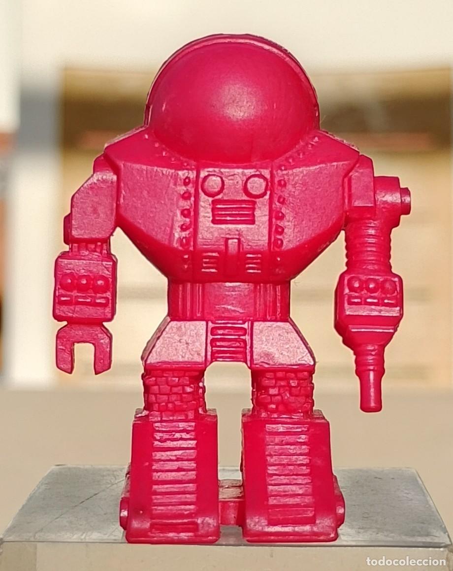 Juegos de mesa: Figura Robot Sonda Rojo Omega Virus MB Repuesto