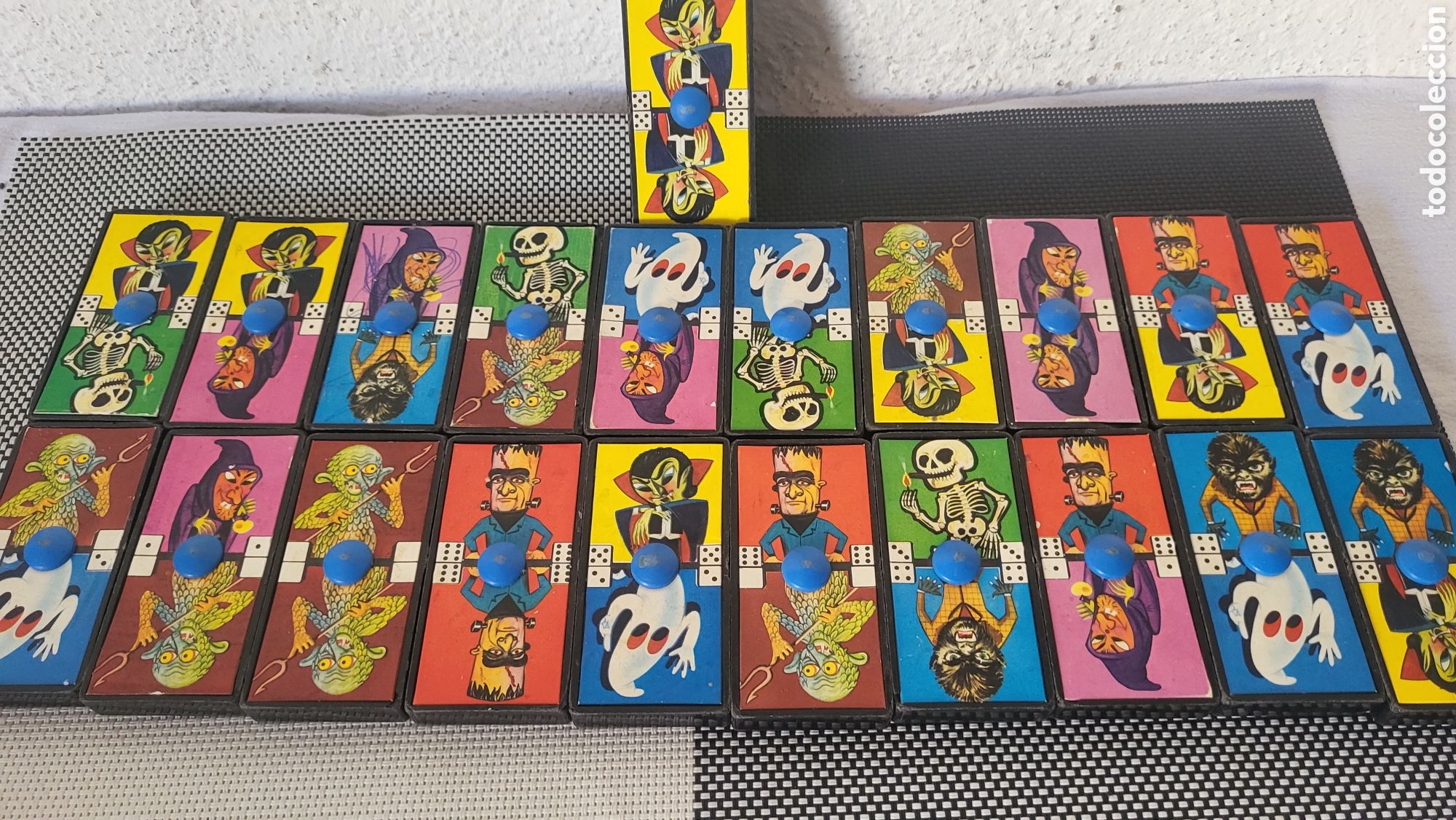 Juegos de mesa: Piesas de juego Dominio Monstruos Airgam incompleto