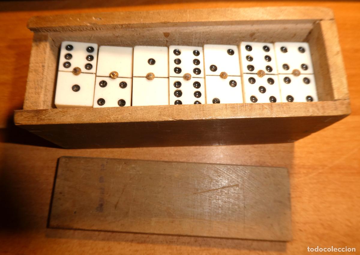 Juegos de mesa: ANTIGUO JUEGO DE DOMINO . FICHAS DE HUESO ,en caja original de madera