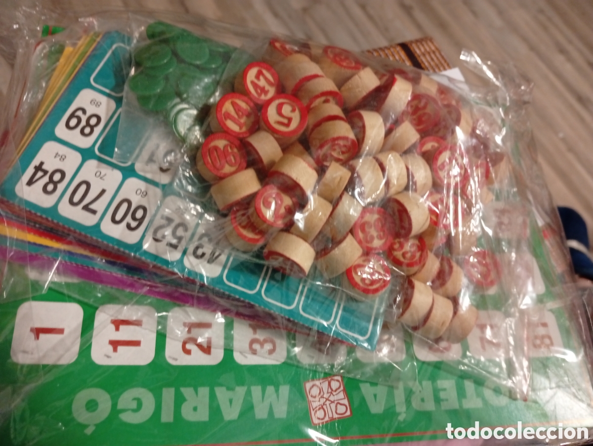Juegos de mesa: Loter&iacute;a con tablero cartones y fichas en buen estado