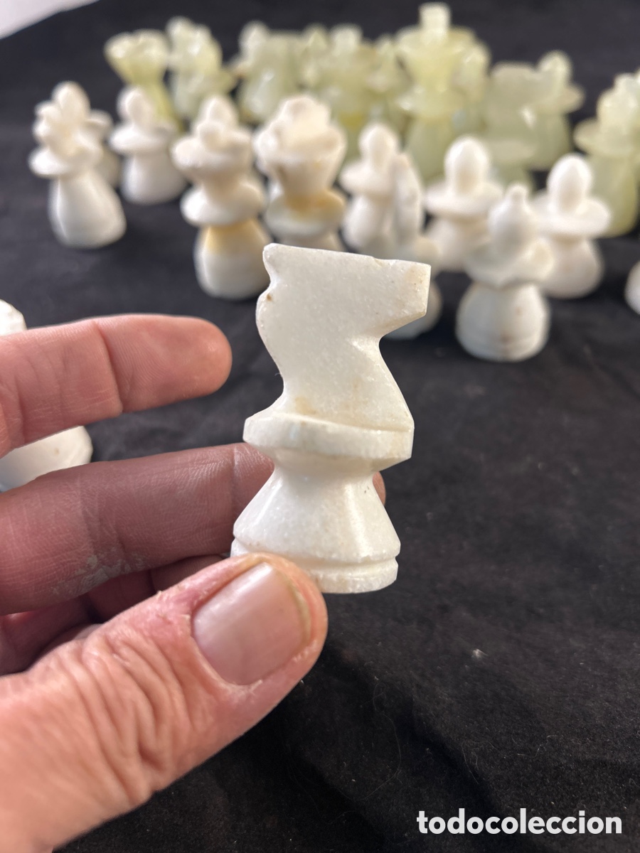 Juegos de mesa: FIGURAS DE AJEDREZ TALLADAS A MANO - Foto 4
