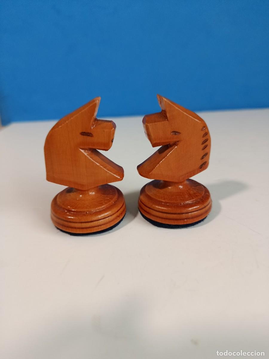 Juegos de mesa: DOS CABALLOS DEL AJEDREZ POLACO. MODELO REALEZA. - Foto 1