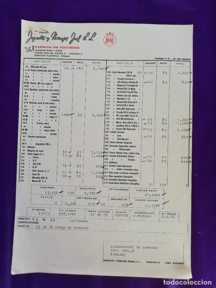 Giocattoli antichi: FACTURA DE JUGUETES. FABRICA DE JUGUETES. JUGUETES Y HERRAJES JDAL. IBI, ALICANTE 1976.