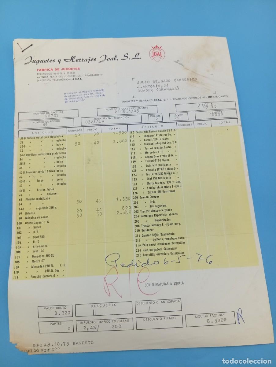 Juguetes antiguos: FACTURA Y LETRA DE CAMBIO DE JUGUETES. JUGUETES Y H. JOAL S.A. IBI, ALICANTE, 1975.