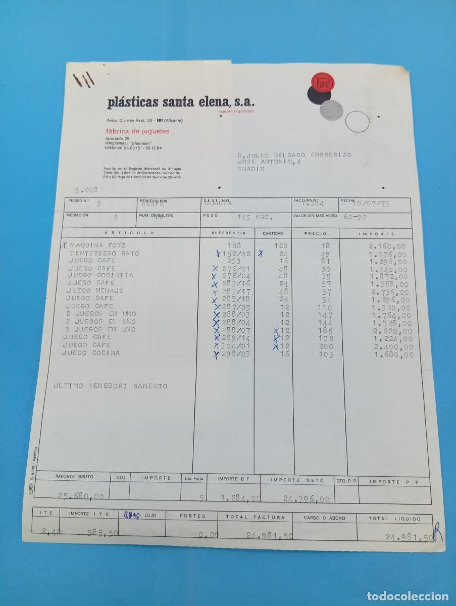 Juguetes antiguos: FACTURA Y LETRA DE CAMBIO DE JUGUETES. PLASTICAS SANTA ELENA, S.A. FABRICA DE JUGUETES. IBI, 1975.