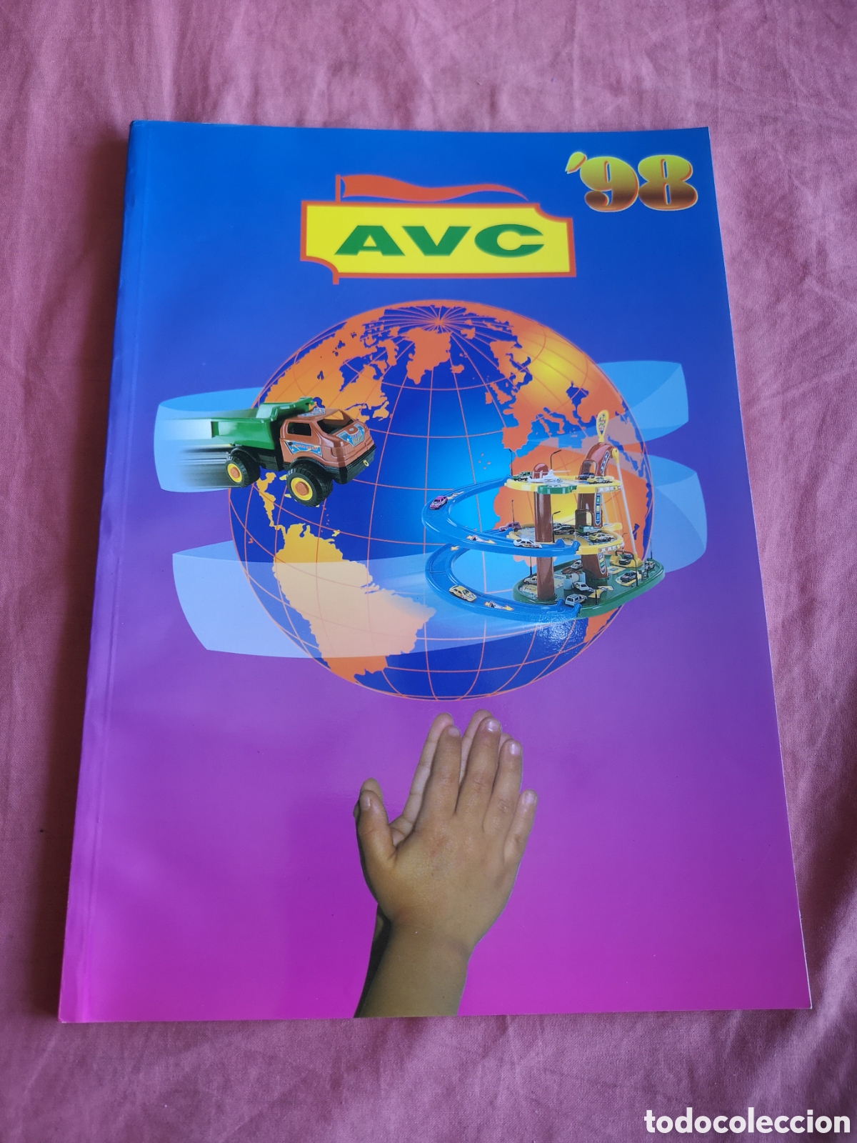 Juguetes antiguos: AVC. JUGUETES. Cat&aacute;logo de 1998. Con 58 p&aacute;ginas. MUY BIEN.
