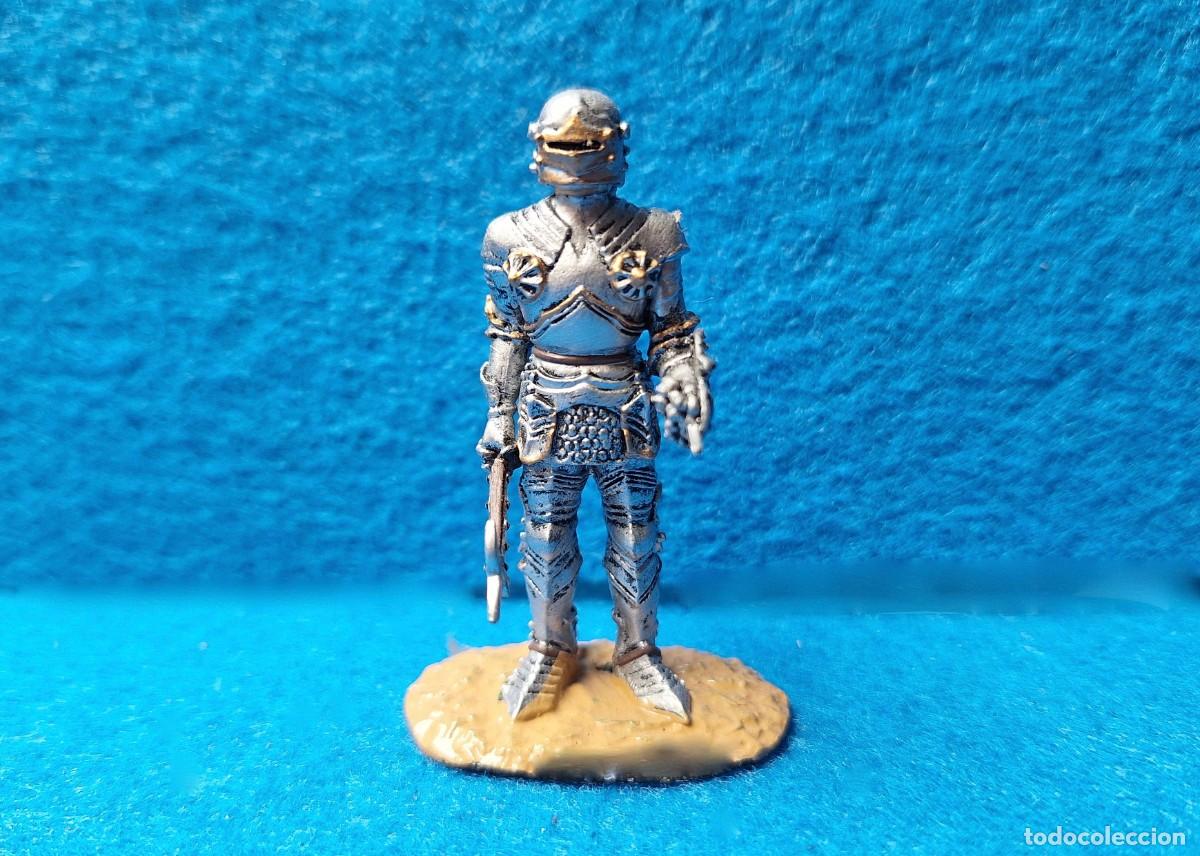 Juguetes antiguos Exin: Figura medieval Altaya adaptada y repintada para Exin Castillos.