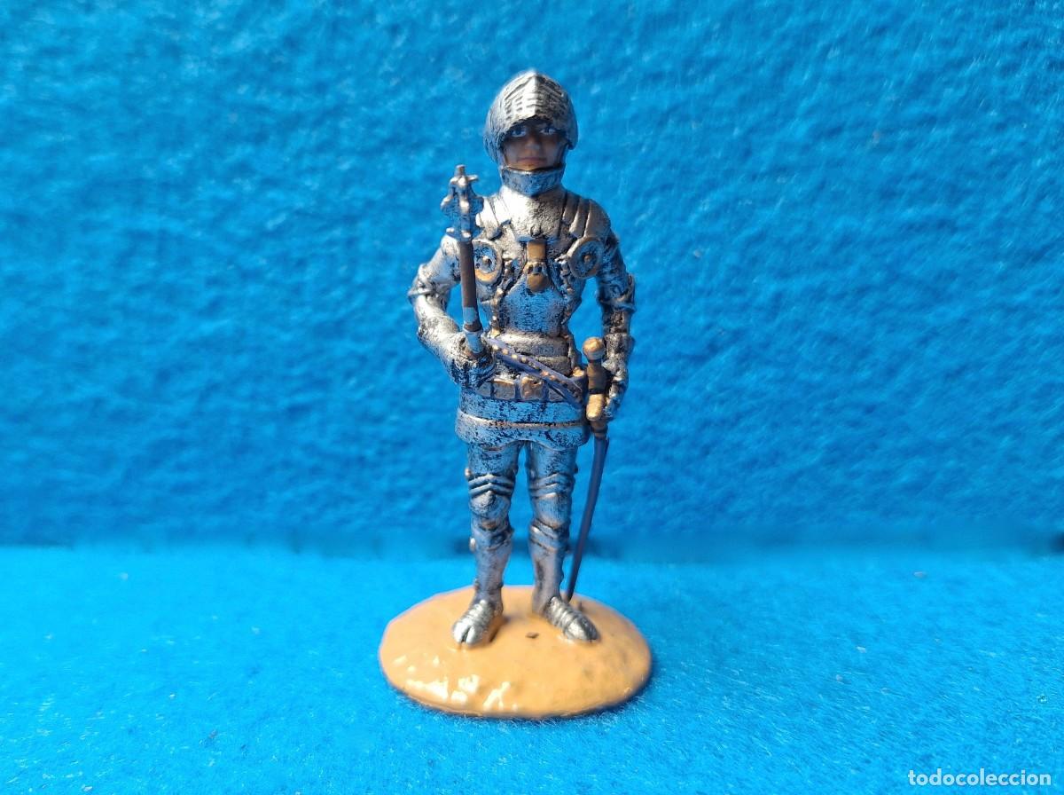 Juguetes antiguos Exin: Figura medieval Altaya adaptada y repintada para Exin Castillos.