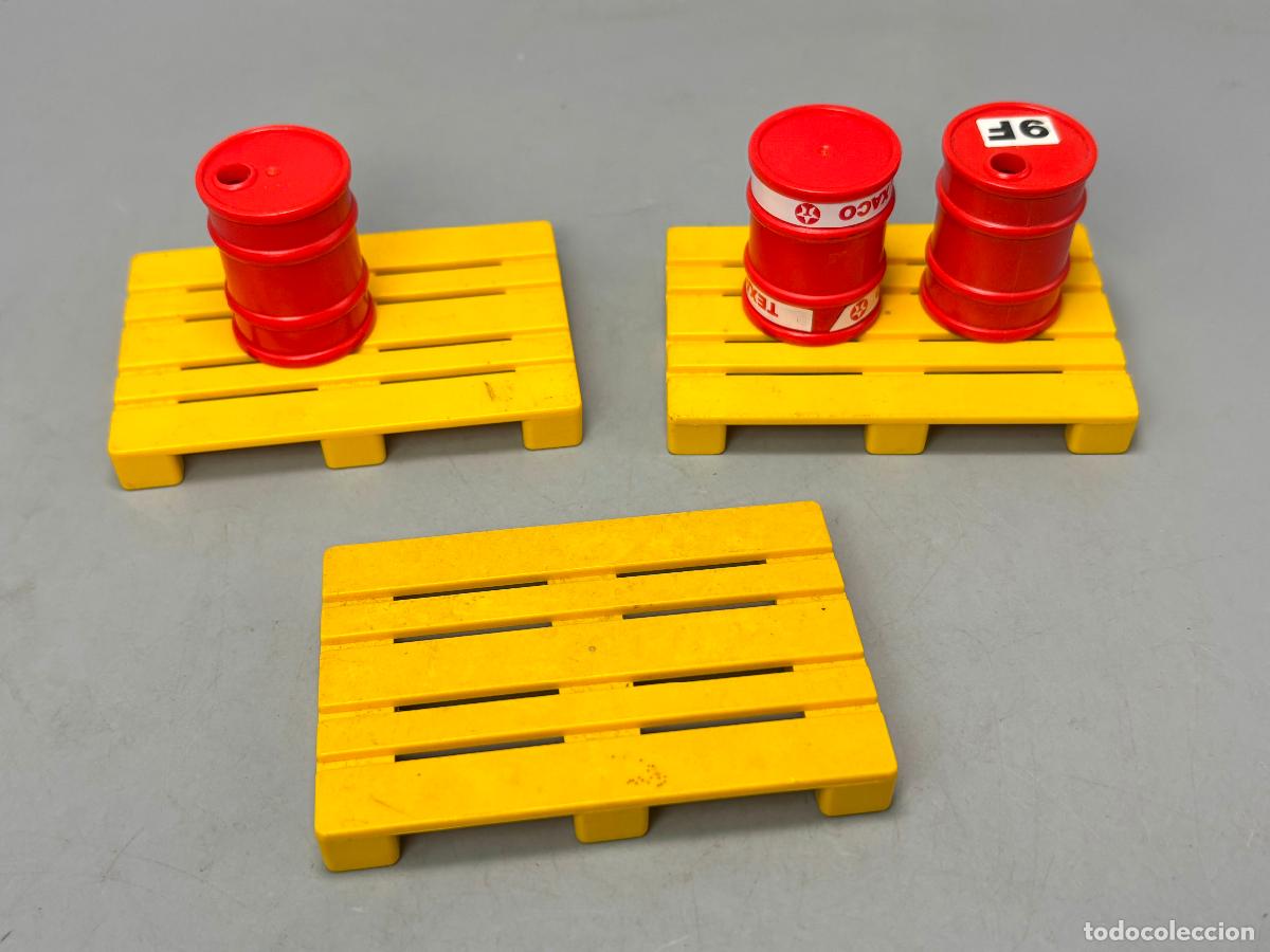 Jouets anciens Exin: PLAYMOBIL lote pallet amarillo con bid&oacute;n rojo carretilla obra