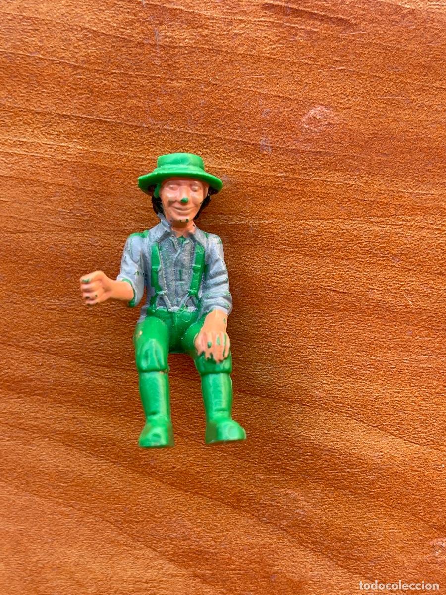 Juguetes antiguos Exin: FIGURA DE PL&Aacute;STICO DE UN GRANJERO CONDUCIENDO POSIBLEMENTE UN TRACTOR - A&Ntilde;OS 60