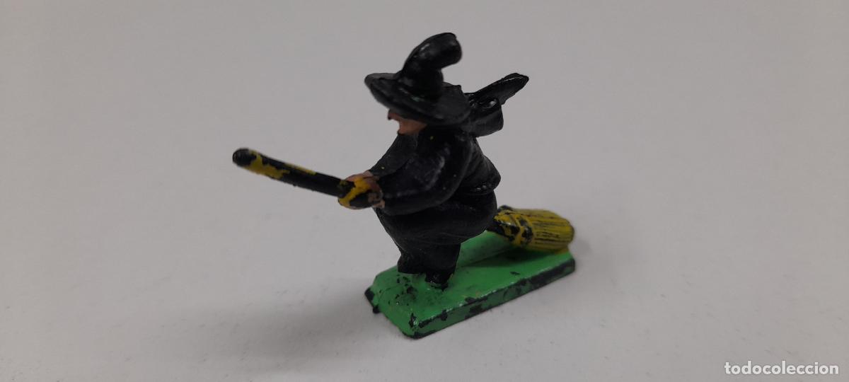 Juguetes antiguos Exin: BRUJA CON ESCOBA - EXIN CASTILLOS . ORIGINAL A&Ntilde;OS 70