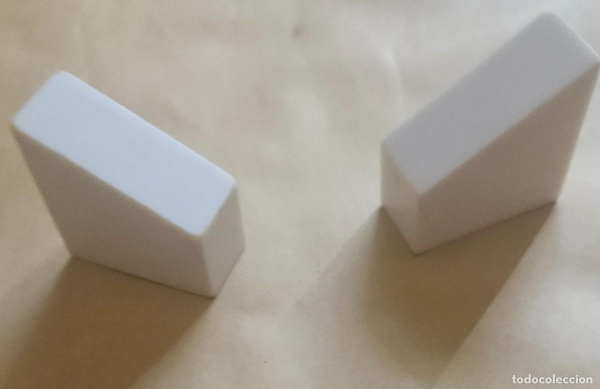 Juguetes antiguos Exin: Exin castillos blok arquitectura 2 piezas blancas inclinaci&oacute;n &aacute;ngulo pendlente 1x2 remate superior