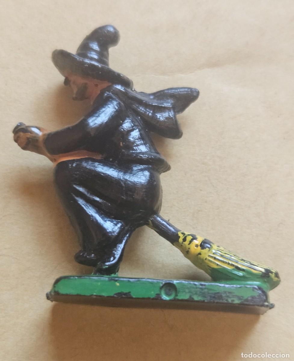 Juguetes antiguos Exin: Exin castillos - Figura de la bruja con escoba - Original a&ntilde;os 80