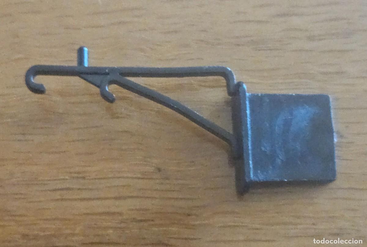 Juguetes antiguos Exin: Exin castillos - pieza brazo para portafuegos o antorcha de pared - original a&ntilde;os 80