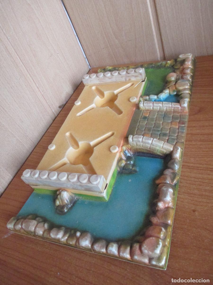 Juguetes antiguos Exin: EXIN CASTILLOS A&Ntilde;OS 70 : 1 BASE PLASTICO ( EXIN CASTILLOS )