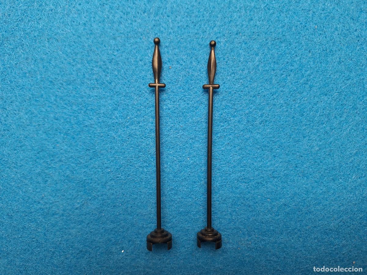 Juguetes antiguos Exin: 2 m&aacute;stiles de Exin Castillos.