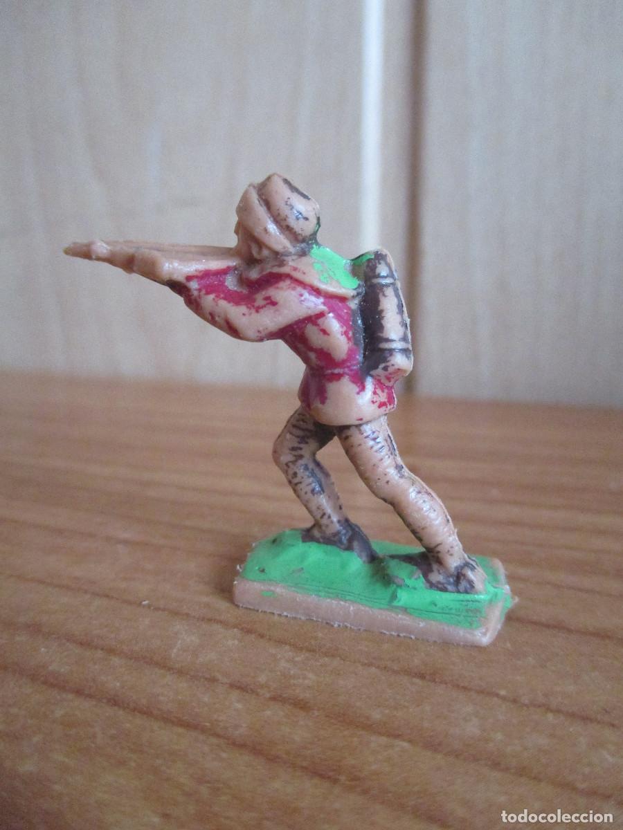 Juguetes antiguos Exin: EXIN CASTILLOS CLASICO A&Ntilde;OS 70: 1 FIGURA SOLDADO MEDIEVAL CON BALLESTA
