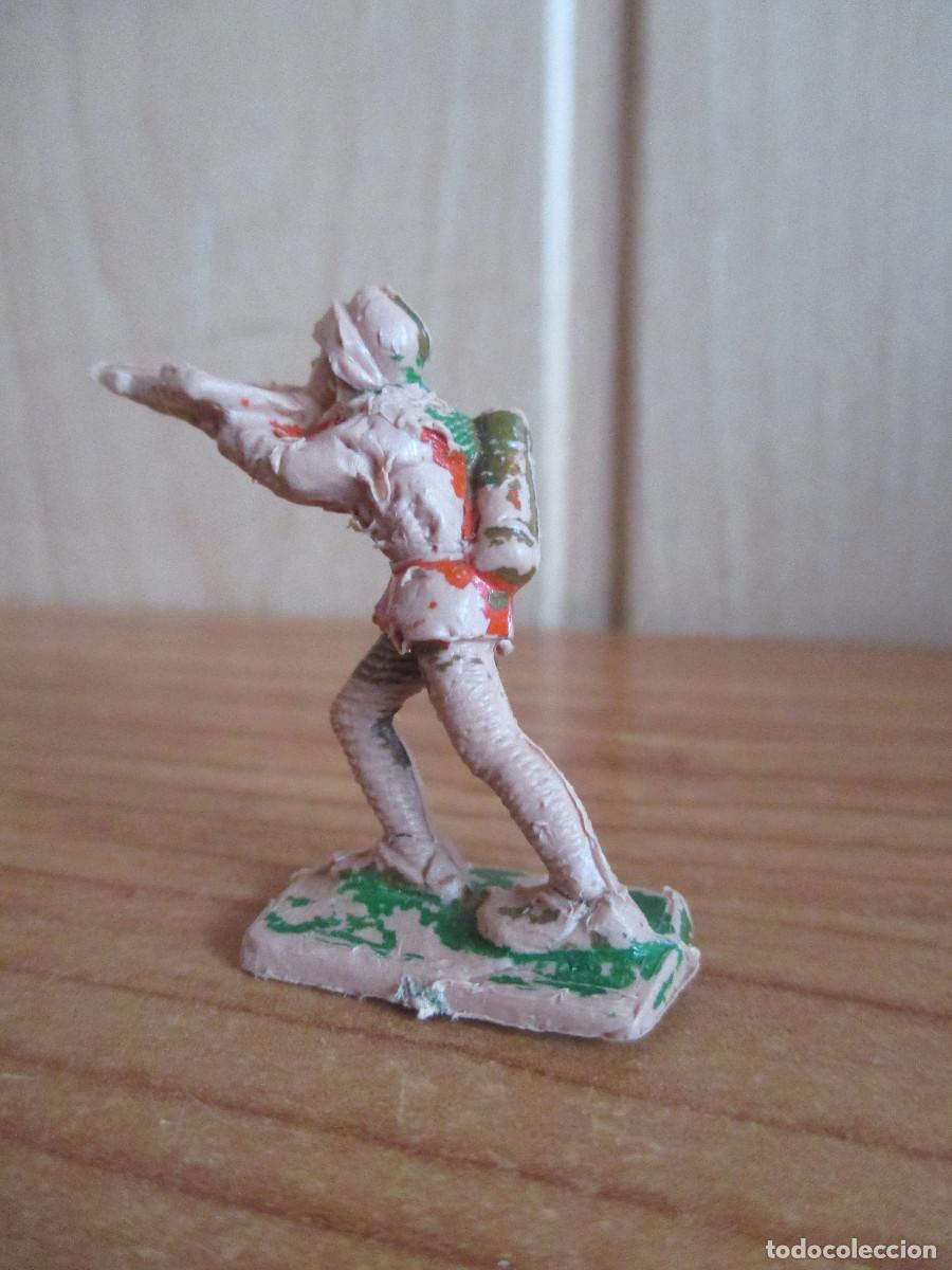 Juguetes antiguos Exin: EXIN CASTILLOS CLASICO A&Ntilde;OS 70: 1 FIGURA SOLDADO MEDIEVAL CON BALLESTA