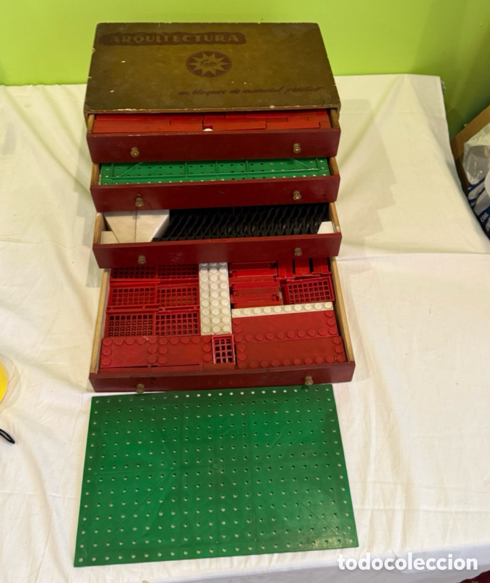 Juguetes antiguos Exin: Antiguo Juego de Arquitectura EXIN en Mueble de Madera con 4 Cajones &ndash; Completo